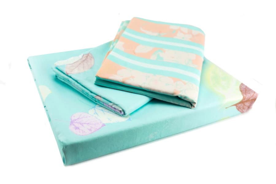 Bed sheet King Size Mulitcolor Leaf Print With Pillow Covers - Balooworld