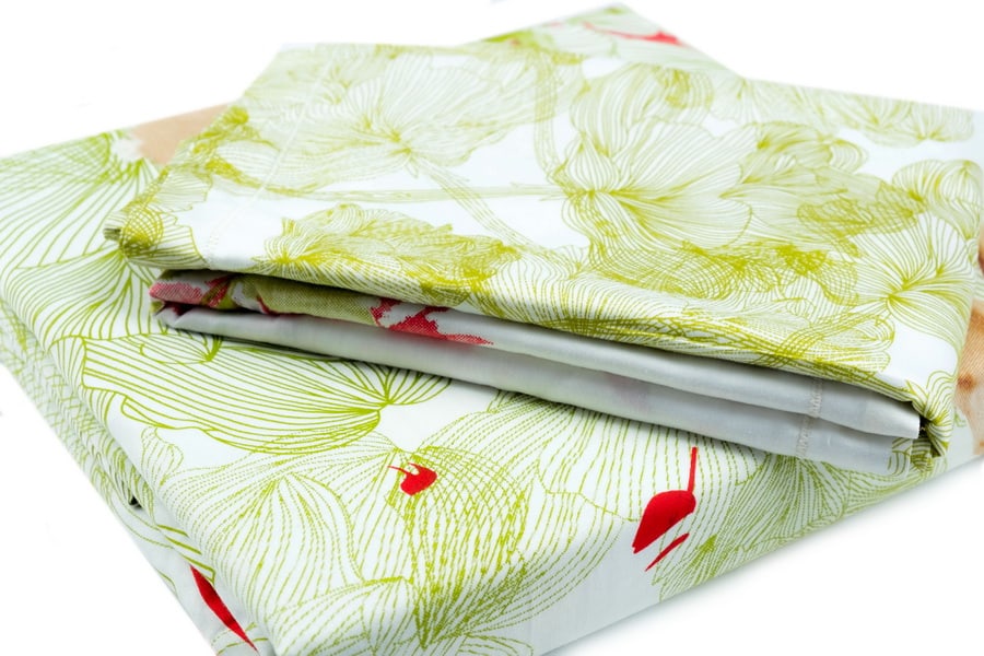 Bed sheet Queen Size Flower & Line Art Leaves Print With Pillow Covers Material - Balooworld