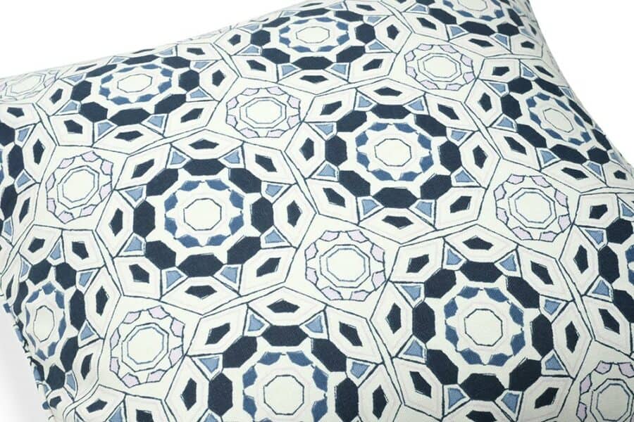 Abstract geometric pattern cushion cover material - balooworld.ca