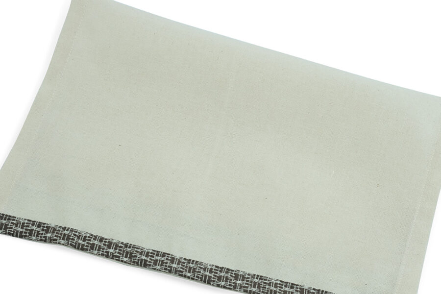 off white placemat with dark border material - balooworld.ca