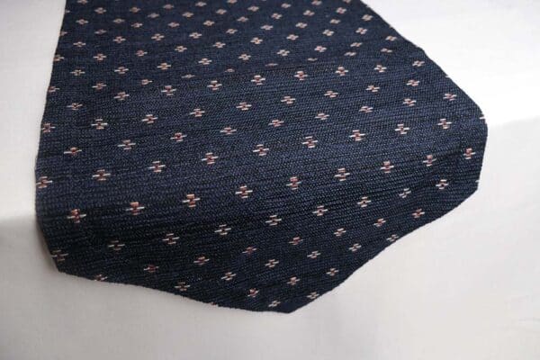 table-runner-medium-size-short-lines-on-dark-blue-balooworld