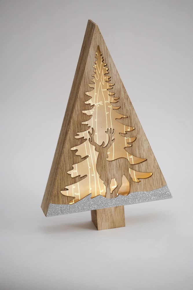 Deer in the wooden Christmas tree night light On balooworld-decorationbalooworld-decoration