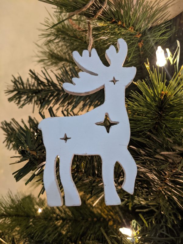 white wooden deer hanging ornament set of 4 - 4"H