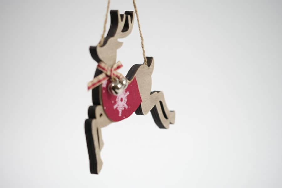 wooden-hanging-deer-balooworld-decoration