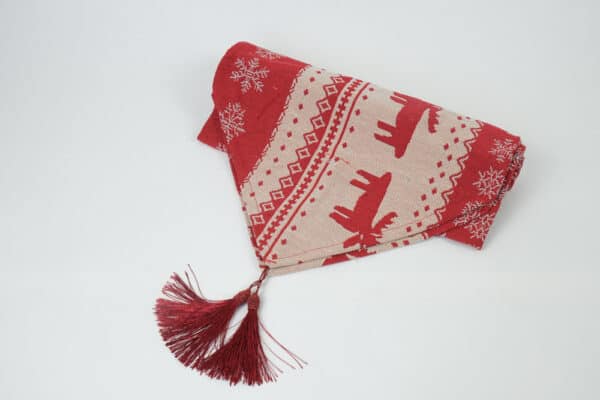 red-moose-snowflake-tablerunner-side-1