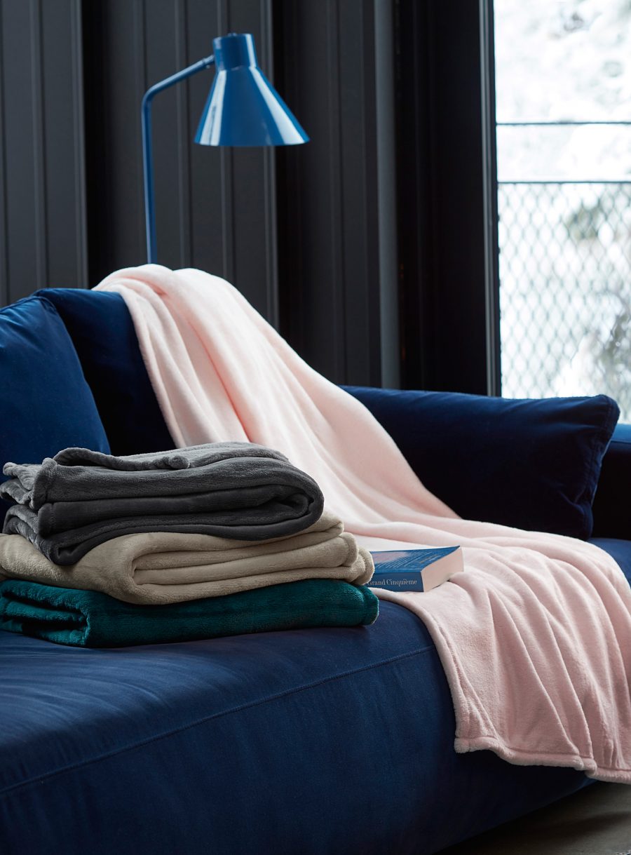velvety microfibre throw blanket 130 x 150cm