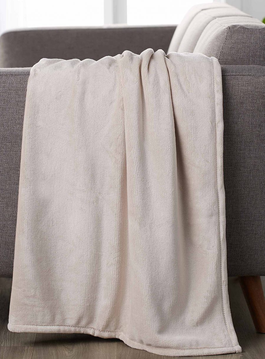 velvety microfibre throw blanket 130 x 150cm